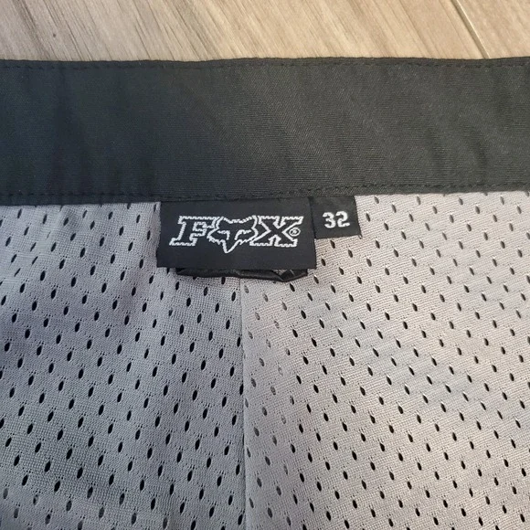 Fox Racing MTB Riding Shorts Sz 32 Ranger Style Ratcheting Waist Cargo Pockets - Picture 3 of 16